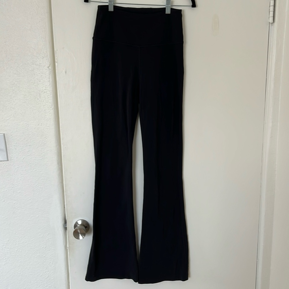 Lululemon Groove Super High Rise Flared Pant Size 6 Black
